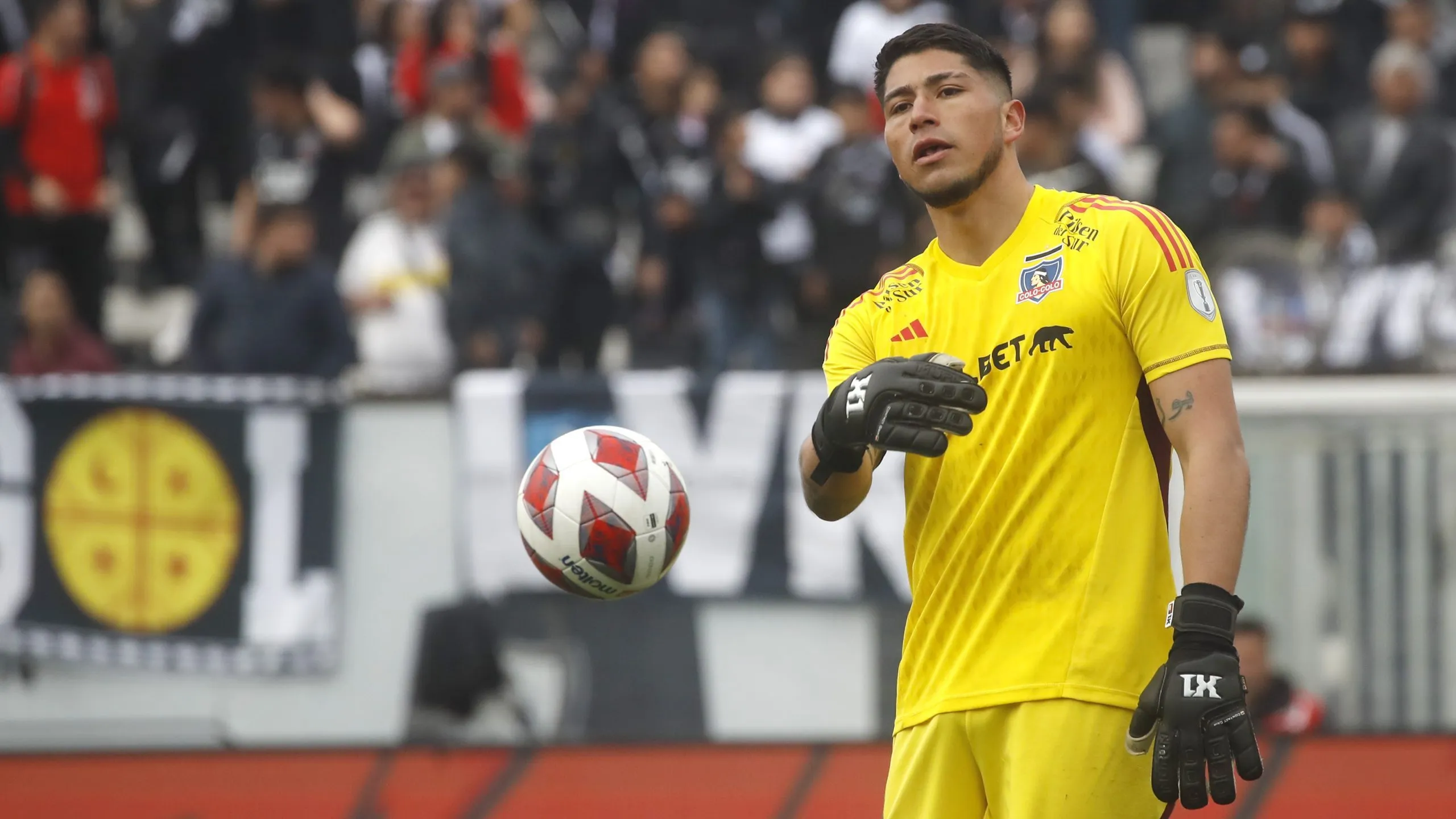 Brayan Cortés apunta a salir campeón en Colo Colo (Foto: Photosport)