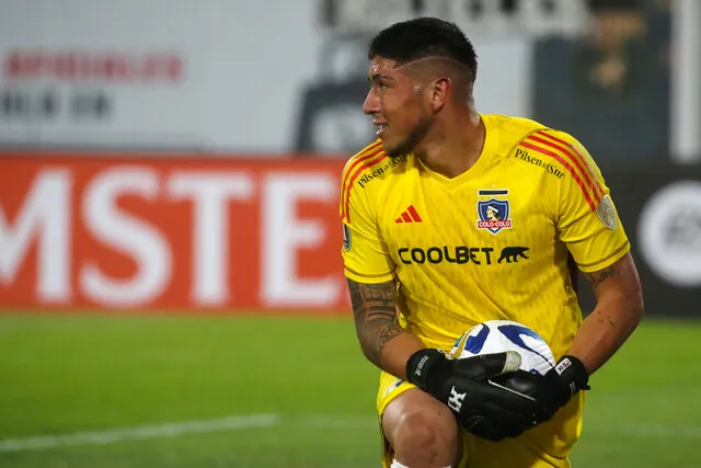 Brayan Cortés volverá a ser titular en Colo Colo y Gustavo Quinteros cumple su palabra (Photosport)