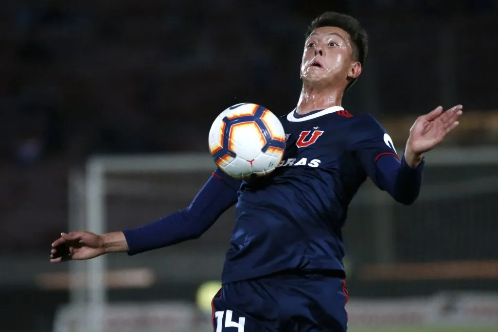 Pablo Parra jugó en la Universidad de Chile y ahora vuelve para jugar en Colo Colo (Photosport)
