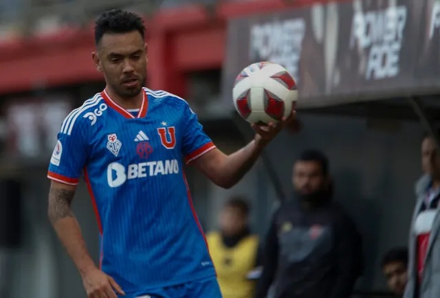 El futbolista comentó que quiere seguir en la U (Photosport)