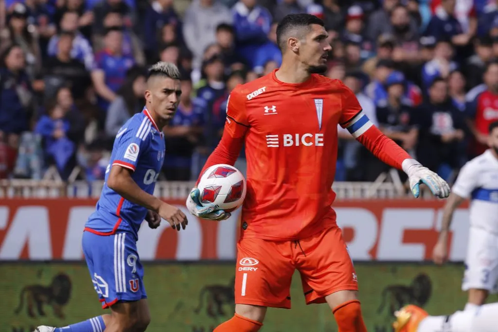Matías Dituro dejaría el arco de la UC | Foto: Photosport