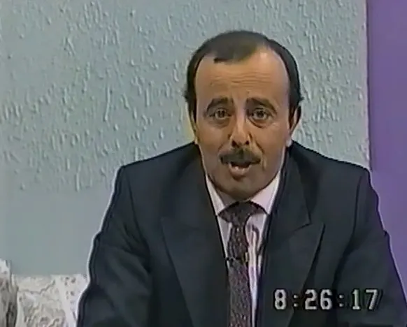 Awad haciendo el comentario de deportes en el ex matinal de Canal 11 en 1989 (Captura)