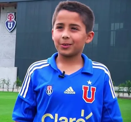 Un tierno Lucas Assadi a los 10 años (Captura Youtube)