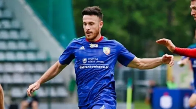 Henríquez seguirá en el fútbol europeo | FOTO: Instagram @miedzlegnica