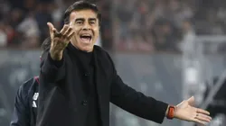 Gustavo Quinteros patalea por un nuevo delantero para Colo Colo