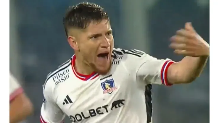 Leonardo Gil marcó dos golazos para Colo Colo (Foto: Captura ESPN)