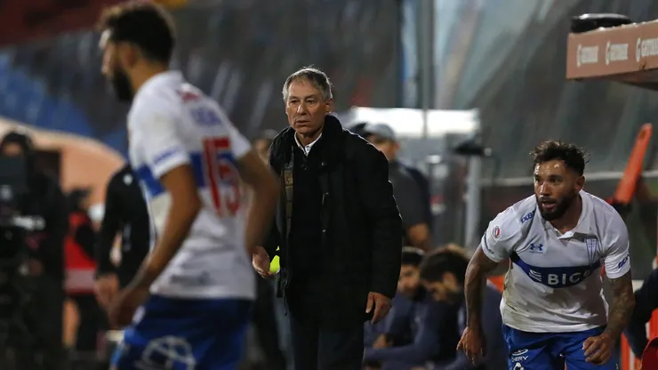 Un ídolo extranjero de la UC critica con todo a Ariel Holan y a los refuerzos que llegaron al club