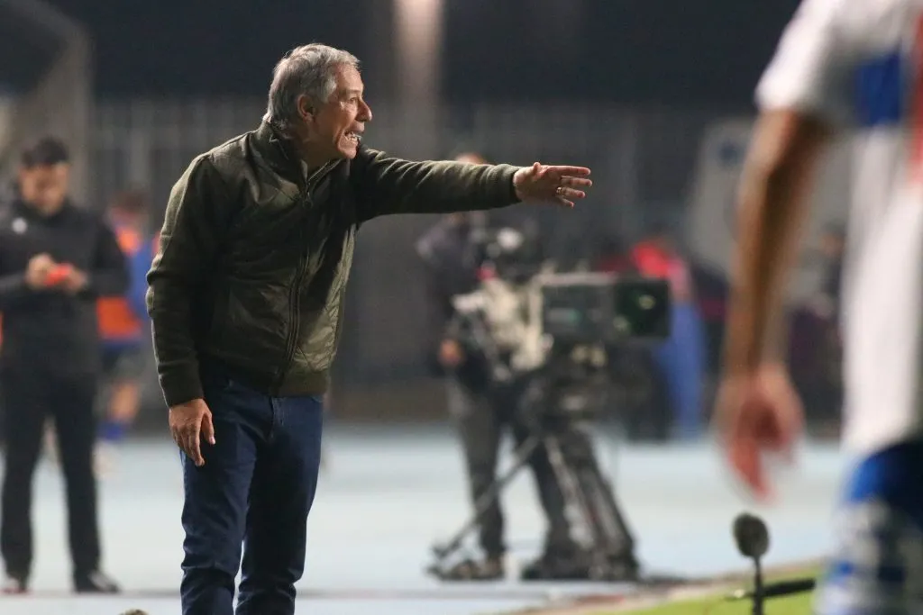 Sergio Vázquez se aburrió absolutamente de Ariel Holan en la Universidad Católica (Photosport)