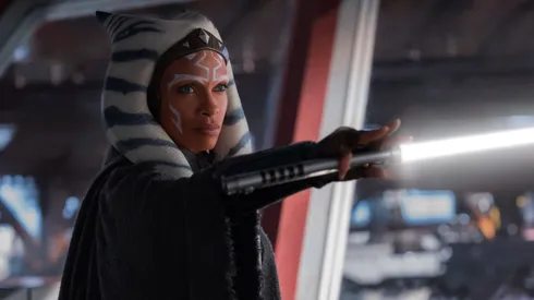 Rosario Dawson es Ahsoka en la serie de Star Wars.