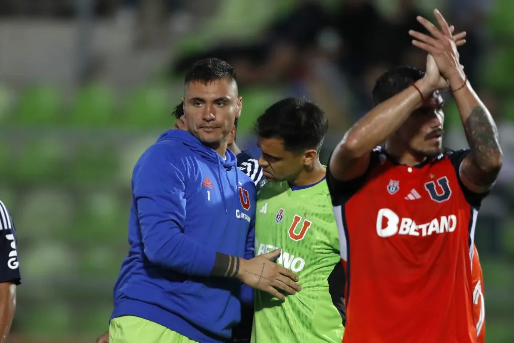 Campos destaca el gran trabajo de Toselli dentro del camarín de la U | Foto: Photosport