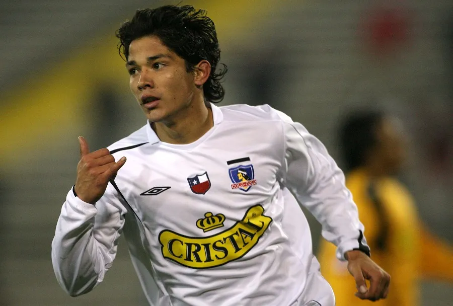 Fernández llegó a ser elegido como el “Mejor de América” en su paso por Colo Colo | Foto: Archivo