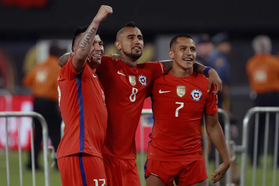 Vidal, Medel y compañía siguen a gran nivel en el extranjero | FOTO: Photosport
