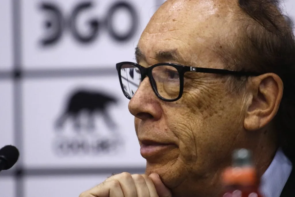 Alfredo Stöhwing expuso varios temas de la interna de Colo Colo (Photosport)