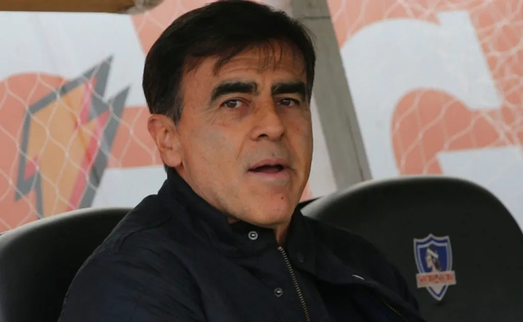 Gustavo Quinteros vuelve a expresar su disconformidad con el mercado de fichajes de Colo Colo