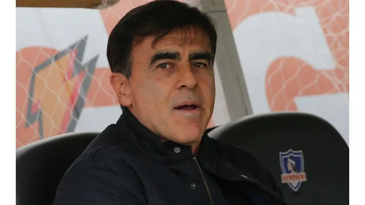 Gustavo Quinteros vuelve a manifestar su disconformidad con el mercado de fichajes de los albos (Foto: Photosport)