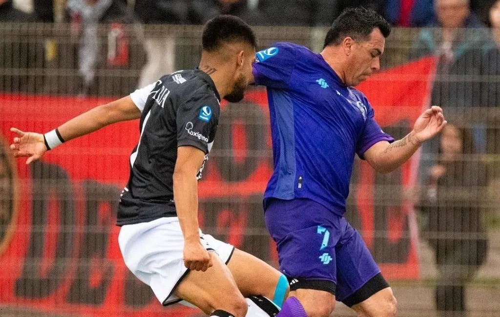 Esteban Paredes volvió al fútbol profesional chileno con la camiseta del SAU (Instagram SAU)