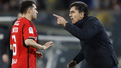 Gustavo Quinteros mantiene una duda para enfrentar al América MG (Foto: Photosport)