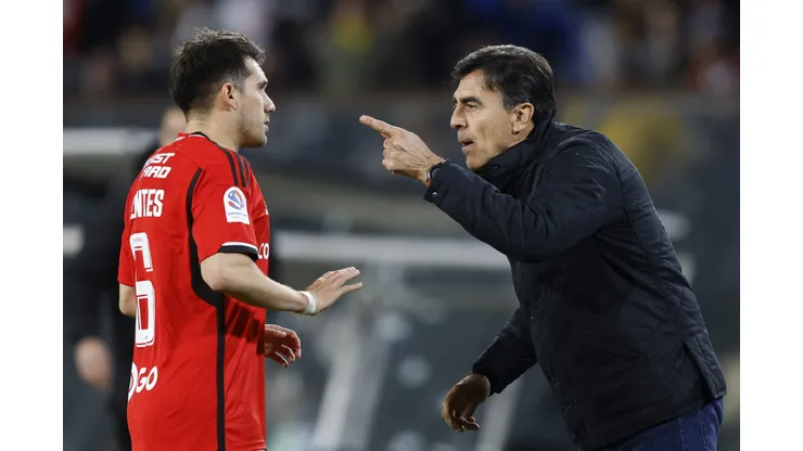 Gustavo Quinteros mantiene una duda para enfrentar al América MG (Foto: Photosport)