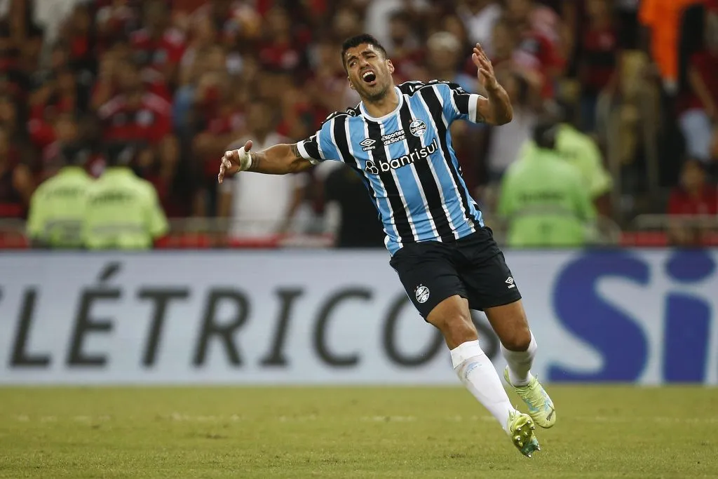 Alexis Sánchez podría reemplazar a Luis Suárez en el Gremio de Porto Alegre