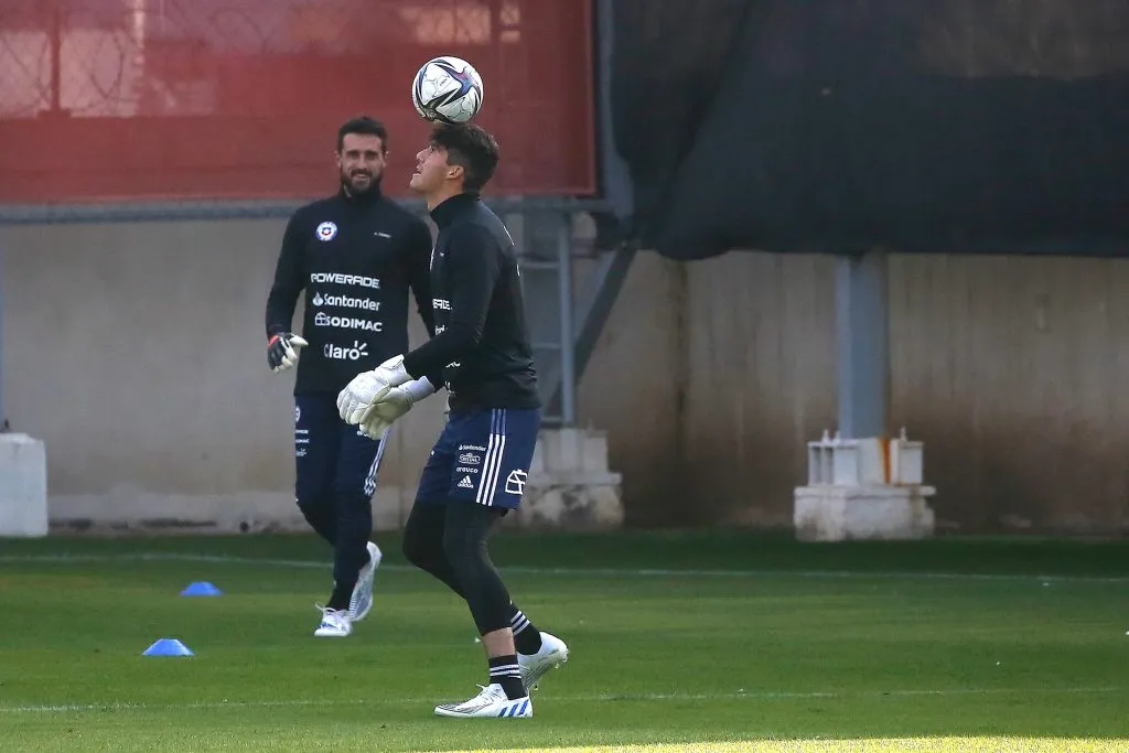 Vicente Reyes le mete presión a Eduardo Berizzo para ir a la Roja Adulta (Photosport)