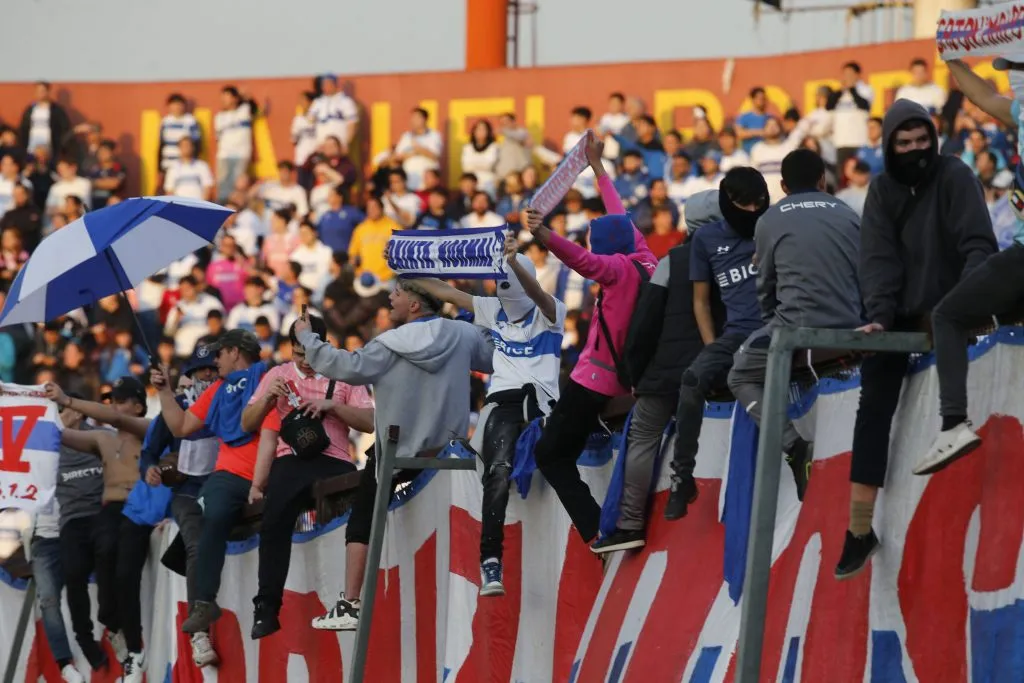 Los hinchas pierden la paciencia con Holan | FOTO: Dragomir Yankovic/Photosport