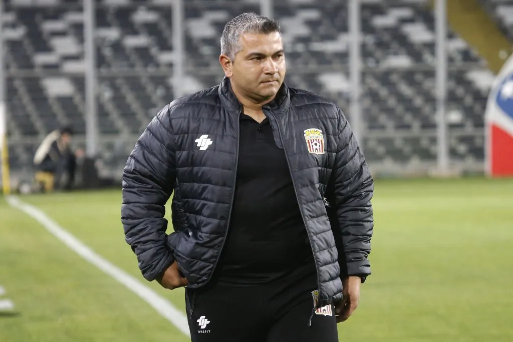 En mayo pasado se forjó la salida de Damián Muñoz desde Curicó Unido (Photosport)