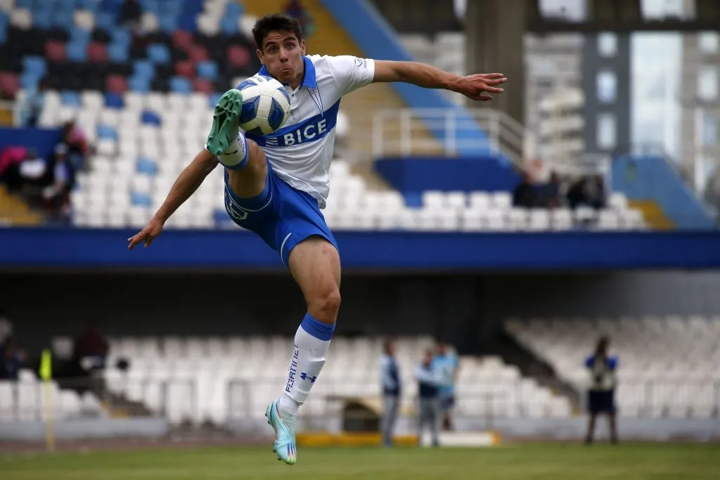 Clemente Montes viene con otro ánimo y ganas para ser titular en la UC (Photosport)
