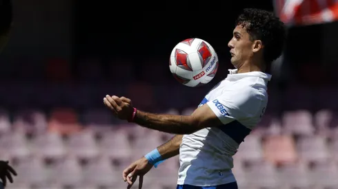 Un ídolo del fútbol chileno siente que Ignacio Saavedra no da en el tono en la UC y que necesitan refuerzos en esa zona