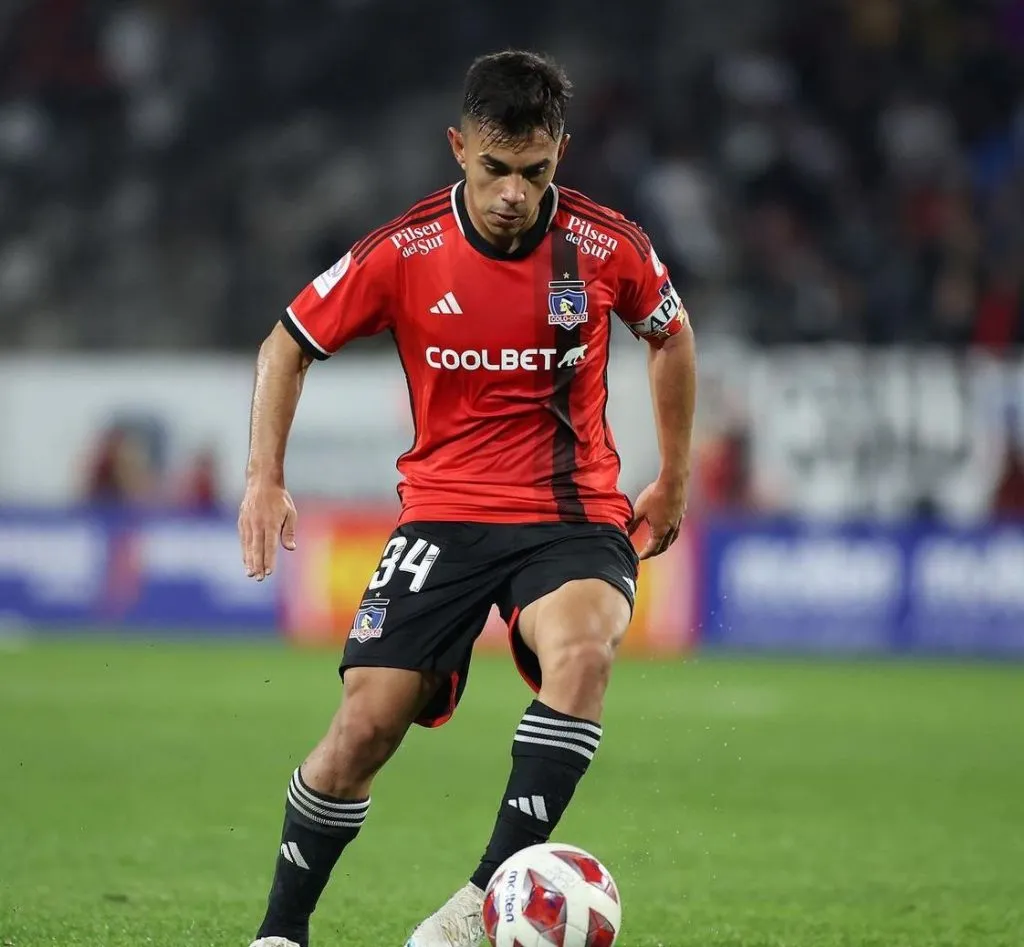Vicente Pizarro fue capitán en el último duelo de Colo Colo por Copa Chile | Foto: Photosport