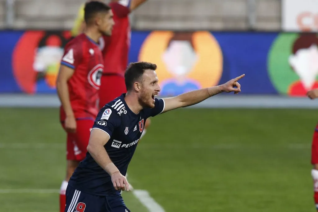 Ángelo Henríquez volvió a la U desde el Atlas con un contrato millonario, que en su momento se hizo imposible de solventar para Azul Azul (Photosport)