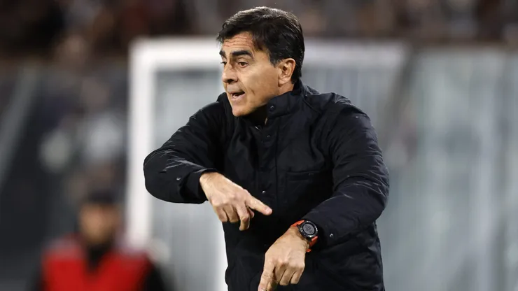 Gustavo Quinteros en alerta por interesados en Damián Pizarro