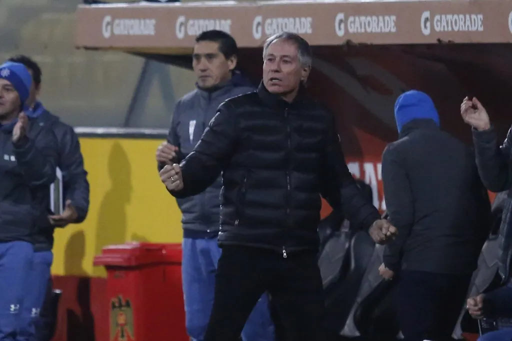 Ariel Holan quedó satisfecho con el triunfo ante Santiago Wanderers | Foto: Photosport