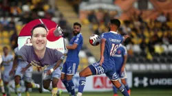 Cristián Caamaño se fue en picada contra dos jugadores azules.