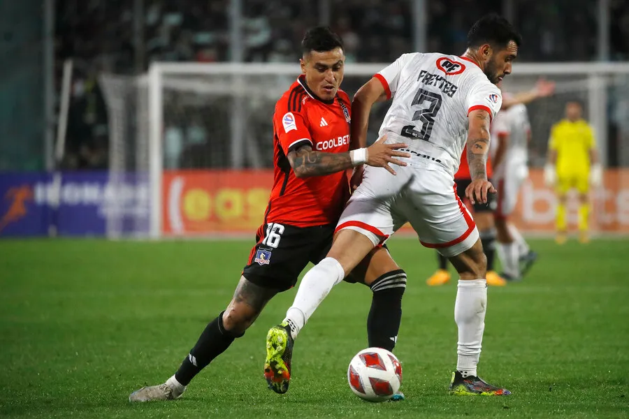 Castillo contento por su compañero Darío Lezcano | Foto: Photosport