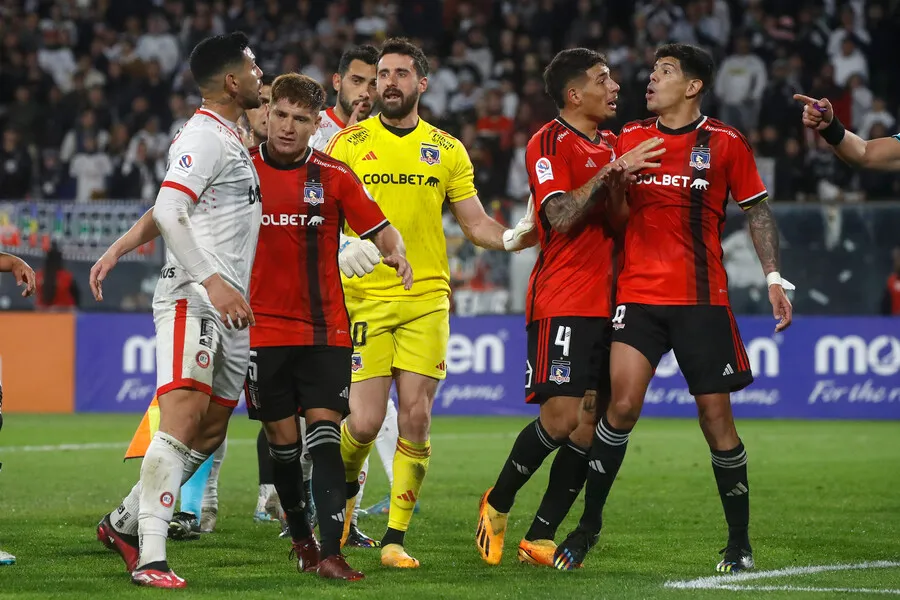 Pavez cree que Colo Colo encontró su sistema perfecto. | Foto: Photosport
