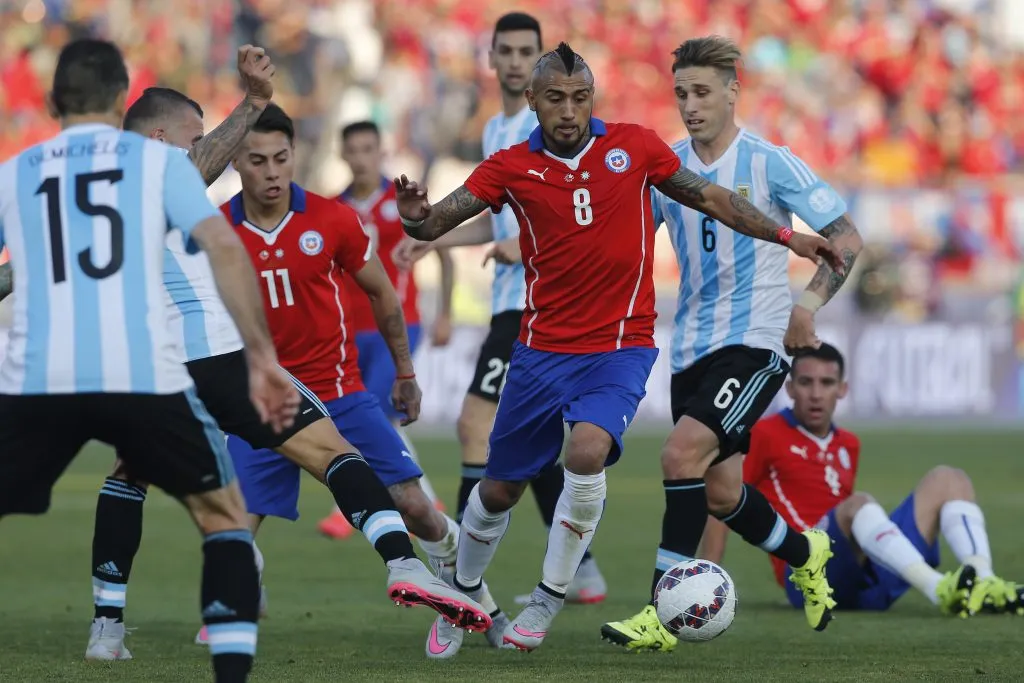 Arturo Vidal contó la verdad sobre la reunión secreta que hubo tras el palo de Pinilla en Brasil y cómo eso cambió la mentalidad para ganar la Copa América en 2015 (Photosport)