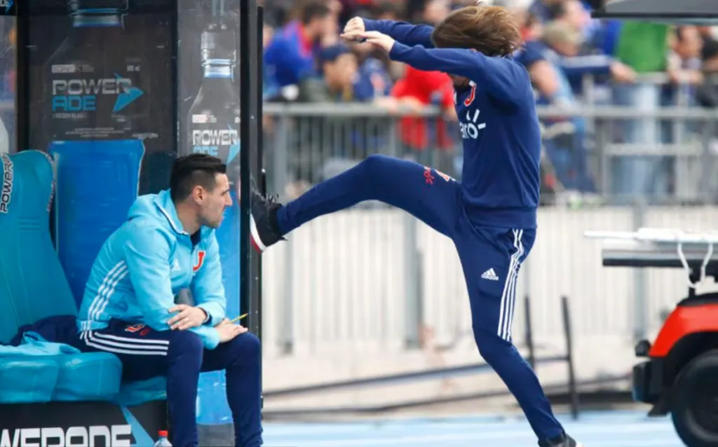 La foto más icónica del DT argentino en su paso por la U | Foto: Photosport