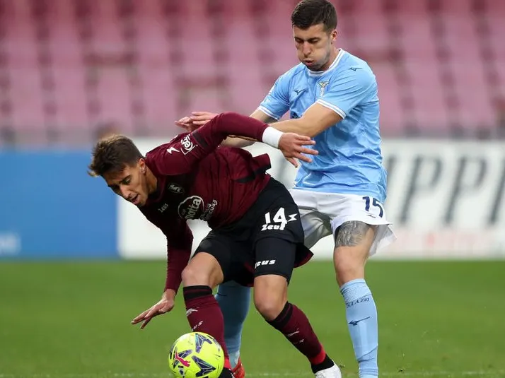 ¡Queda KO! Aseguran que todo se derrumbó en Salernitana para Diego Valencia