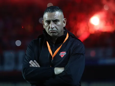 "Estamos condenados": La dura radiografía de García al fútbol chileno