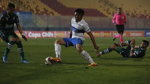 Alexander Aravena fue uno de los cracks de la UC en la victoria ante Wanderers