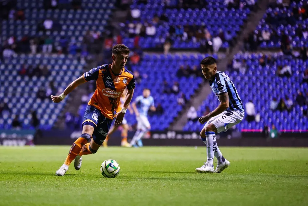 Pablo Parra -izquierda- aún no tiene cerrada su incorporación a Colo Colo (Photosport)