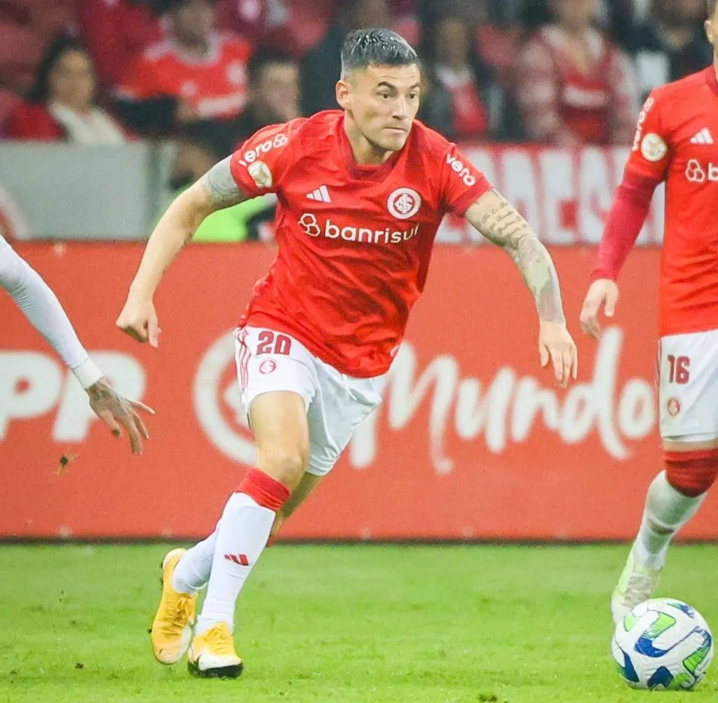 Aránguiz vio minutos en la igualdad de Internacional ante Cruzeiro | Foto: Internacional