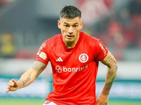 Hinchas de Internacional se rinden a los pies de Aránguiz tras su vuelta