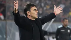 Gustavo Quinteros recibe un llamado de emergencia en Argentina