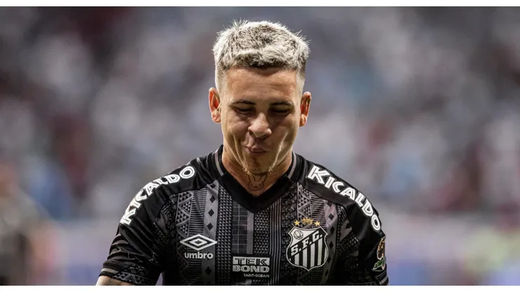 Soteldo sigue teniendo problemas en el Santos de Brasil.