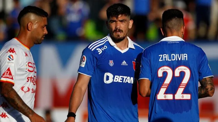 Ex zaguero de la U pide la renovación de Casanova y Zaldivia