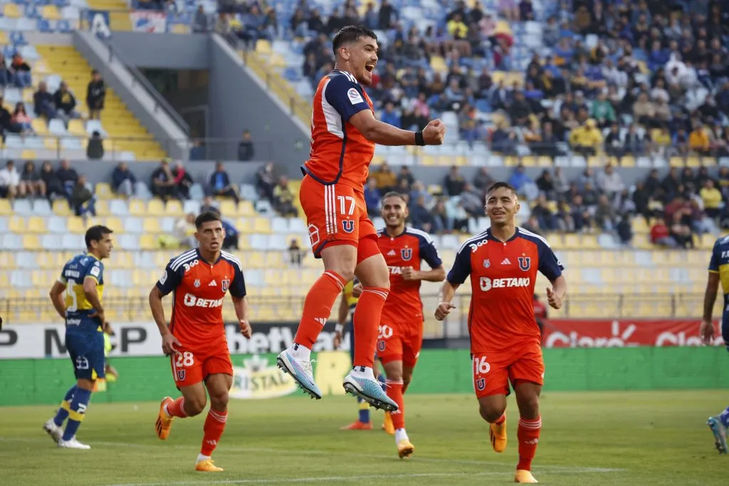 Casanova celebrando un gol con la U | FOTO: Raul Zamora/Photosport