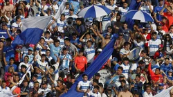 Hinchas cruzados perdieron la paciencia con el plantel tras caída ante Universidad de Chile.