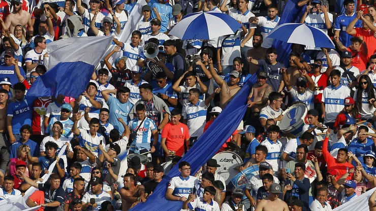 Hinchas cruzados perdieron la paciencia con el plantel tras caída ante Universidad de Chile.