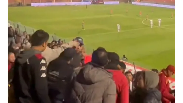 Denuncian que hinchas de Unión Española agredieron a familiares de jugadores de la UC (Foto: M_EscobarAlvear,, Twitter)
